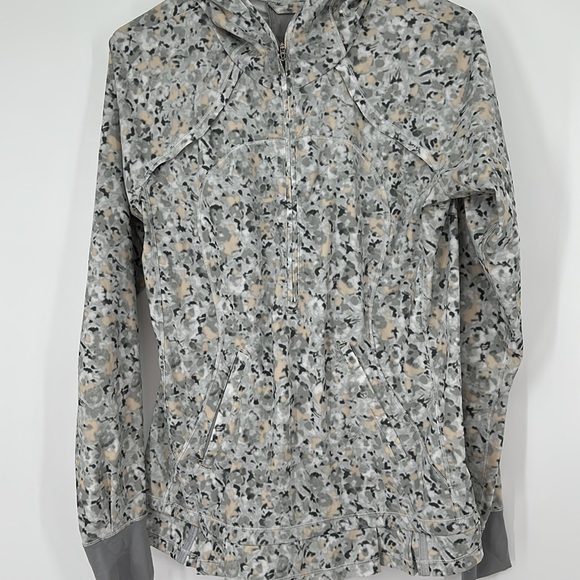 Lululemon lightweight hooded jacket with ponytail hole size 6 - Picture 2 of 9